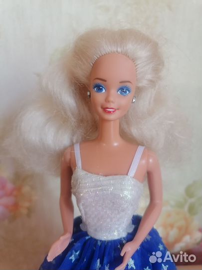 Барби Юнисев 1989 г. (Unicef Barbie 1989 г.)
