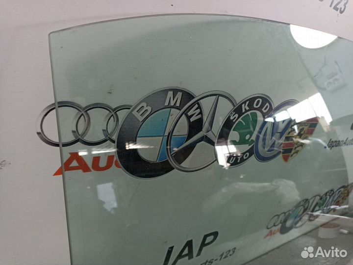 Стекло двери заднее правое Volkswagen Jetta JE