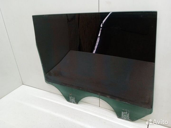 Стекло двери задней левой Volkswagen Touareg GP
