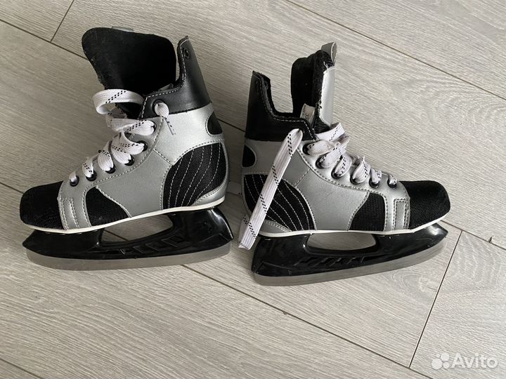 Продаю коньки для мальчика 33 размер