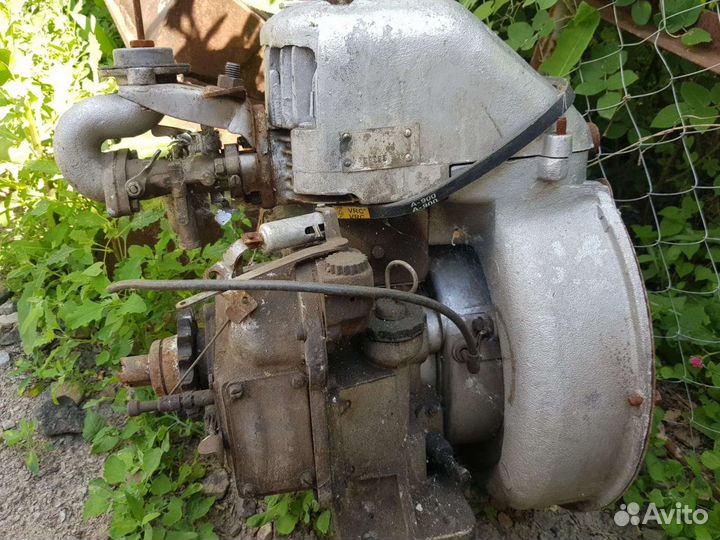 Двигатель бензиновый 4 х тактный