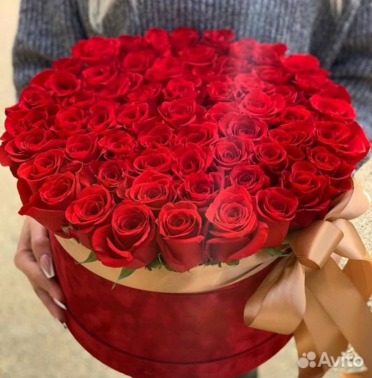 Роскошные Красные Розы в Коробках
