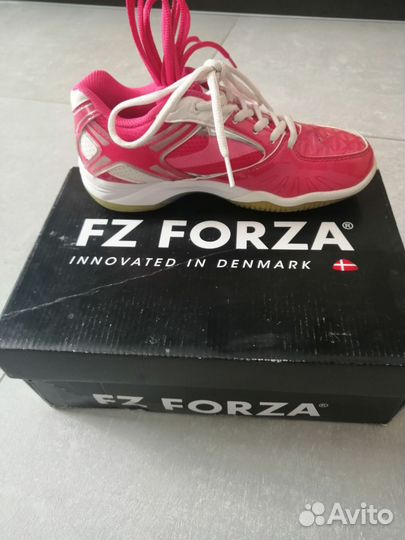 Женская обувь для бадминтона