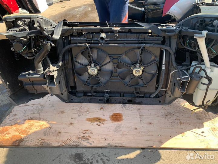 Передняя часть Ниссан X-Trail 2007-2014 T31 ксенон