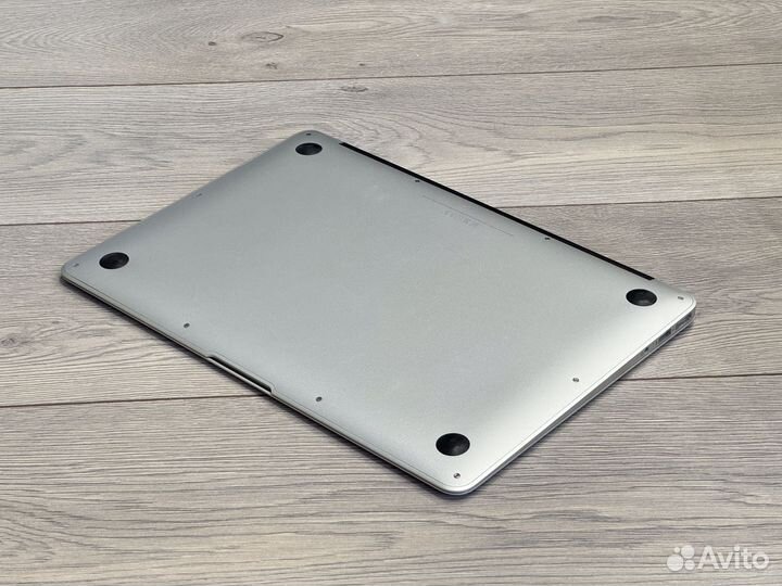 Apple MacBook Air 13-inch (2015) i5 / 8 / 256 SSD