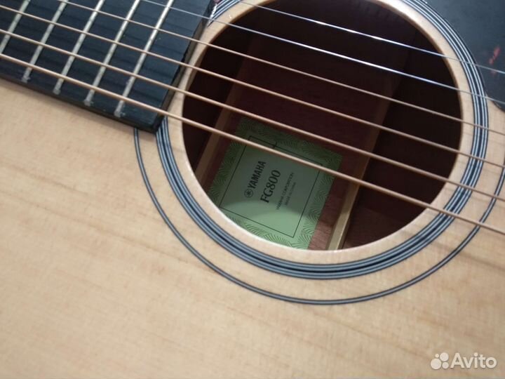 Новая Yamaha FG800 с чехлом