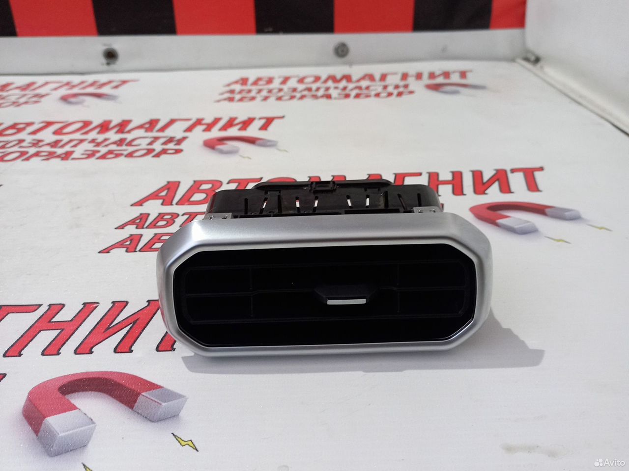 Дефлектор воздуховода боковой Рено Дастер 2 19 н.в