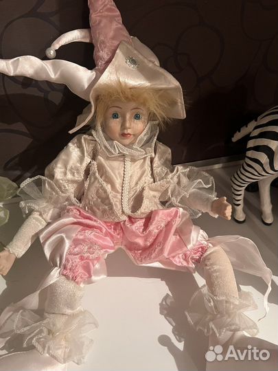 Кукла фарфоровая коллекционная музыкальная