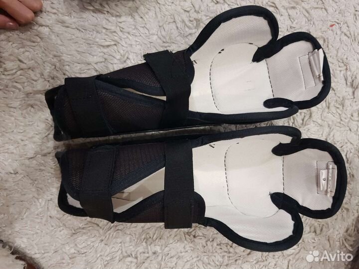 Налоколенники хоккейные на рост 128-134