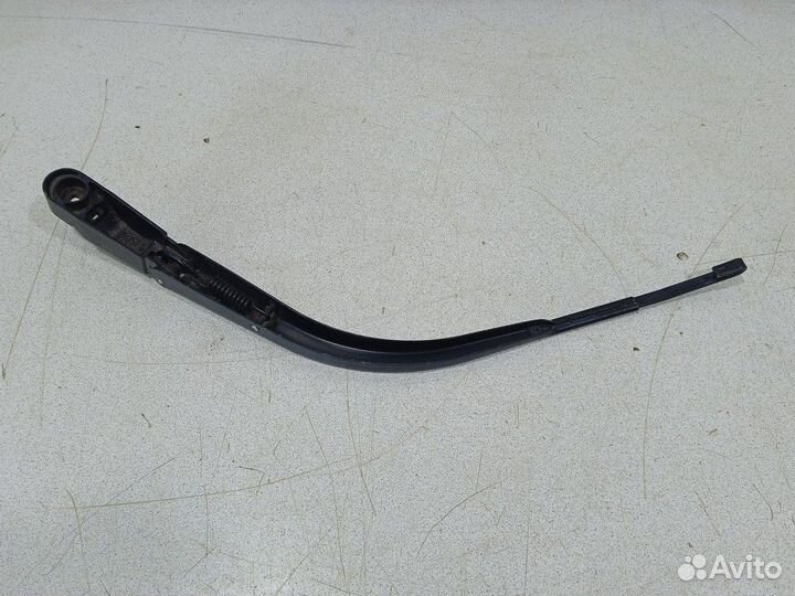 Поводок стеклоочистителя задний