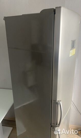 Холодильник LG