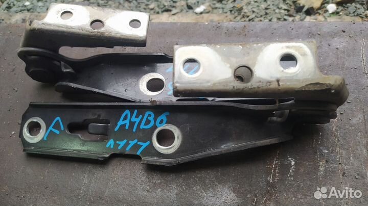 Петли капота пара Audi A4 Avant B6 AMB 2004