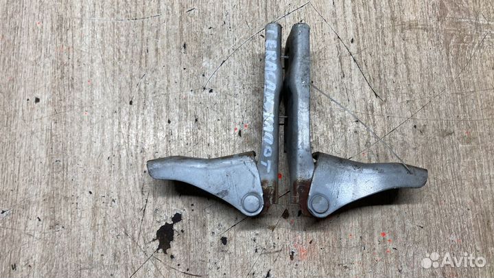 Петли Капота Hyundai Terracan