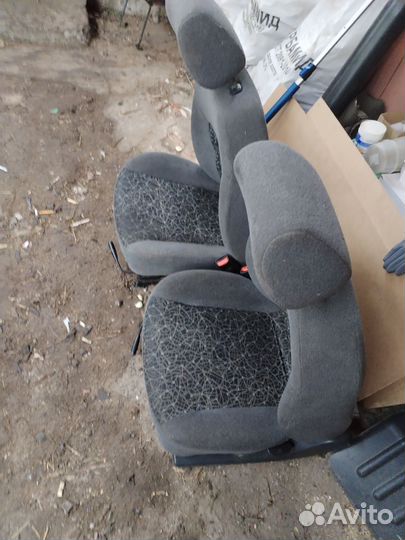 Передние сиденья