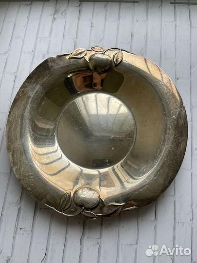 Тарелки, подносы, фруктоаницы серебрение