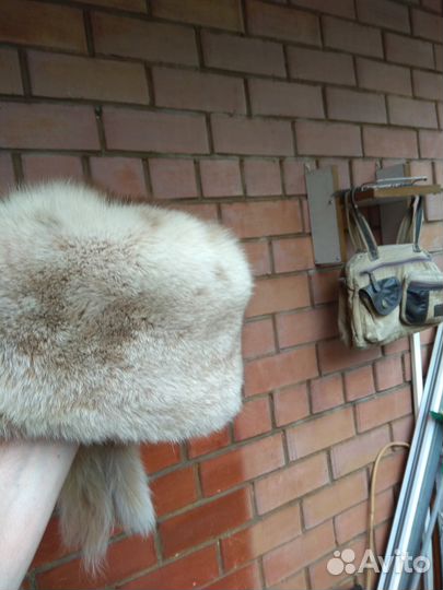 Шапка из лисы и Tomas Munz вязаная