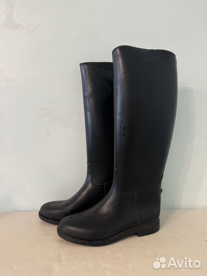 Сапоги для верховой езды, шлем для верховой езды