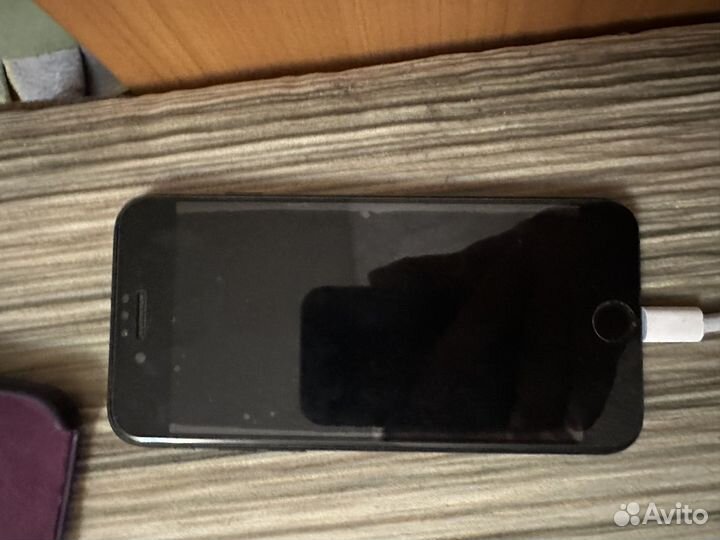 iPhone SE (2020), 64 ГБ