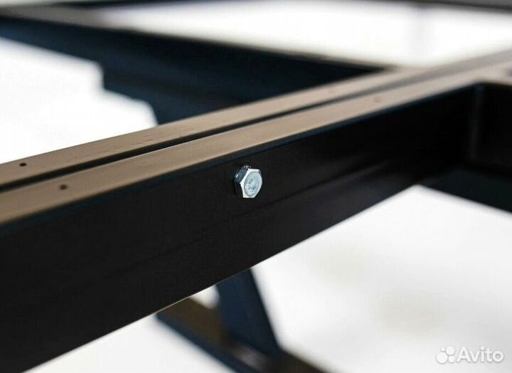 Кровать с парящим эффектом