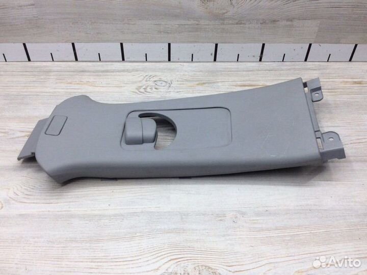 Обшивка средней стойки верхняя левая Kaiyi E5