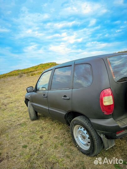 Chevrolet Niva 1.7 МТ, 2005, битый, 121 000 км