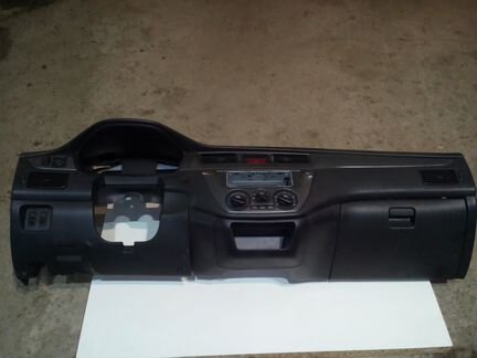 Торпедо /панель с подушкой mitsubishi lancer 9