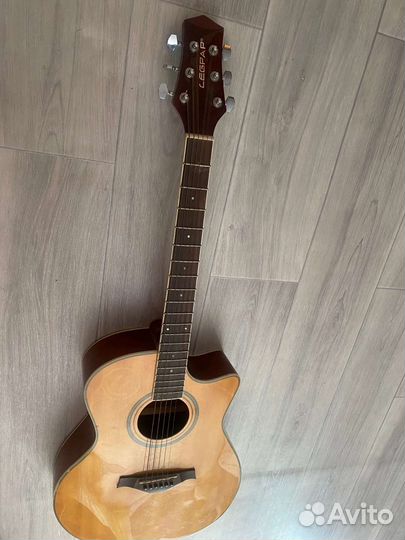 Акустическая гитара