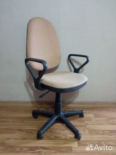 Компьютерное кресло