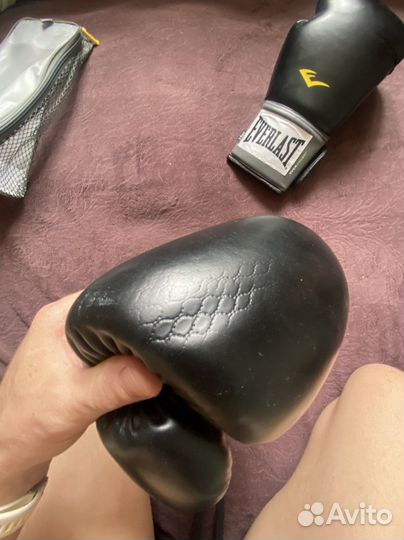 Боксерские перчатки everlast 14oz