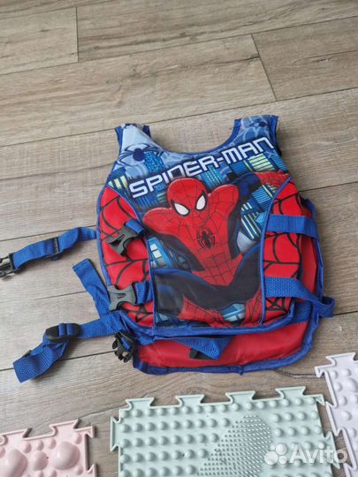 Плавательный жилет