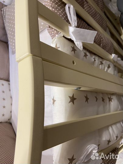 Кроватка с маятником