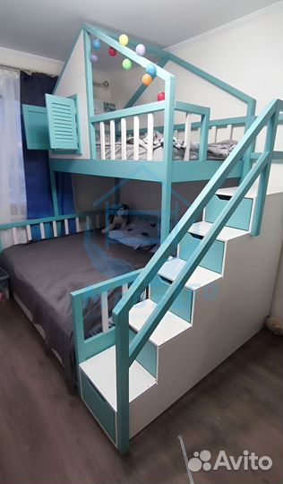 Двухъярусная кровать