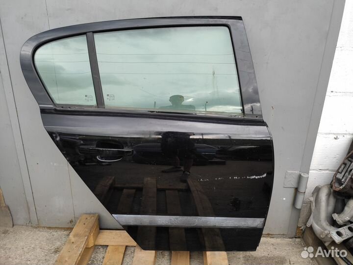 Дверь задняя правая на Opel Astra H 5Д Z20R