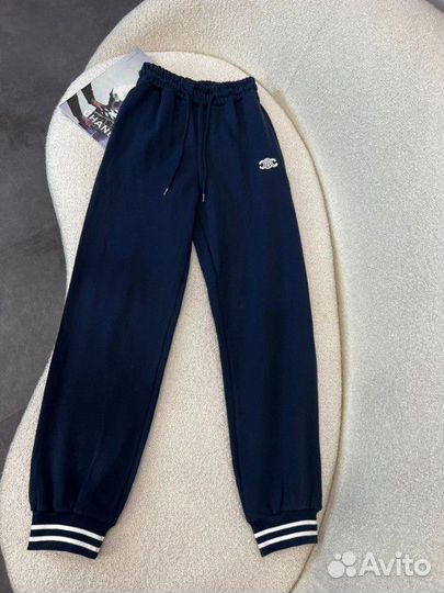 Спортивный костюм женский