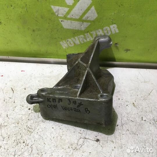 Кронштейн кпп Опель Вектра Б