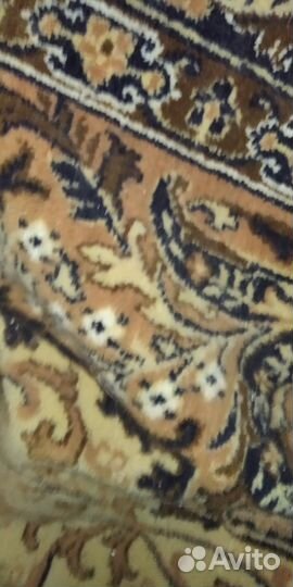 Ковёр полушерстяной.Находится в Кохме