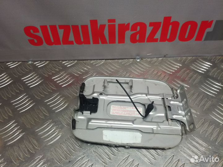 Лючок бензобака Suzuki Ignis 2006г