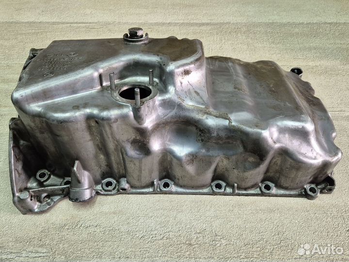 Поддон, картер двигателя BMW B47 - 8513661