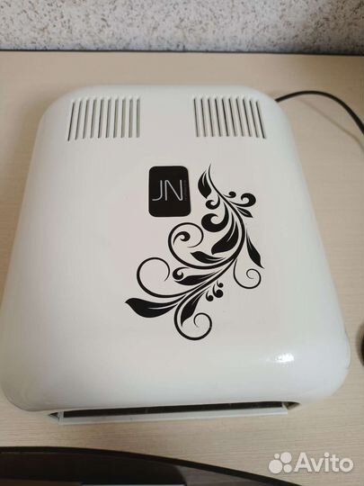 Уф лампа для ногтей