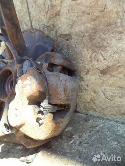 Суппорт передний правый Mercedes M-klasse W164