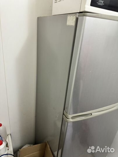 Холодильник Samsung двухкамерный