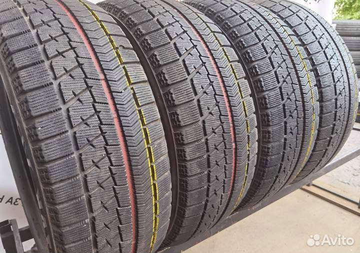 Bridgestone Blizzak VRX 215/55 R17 102H