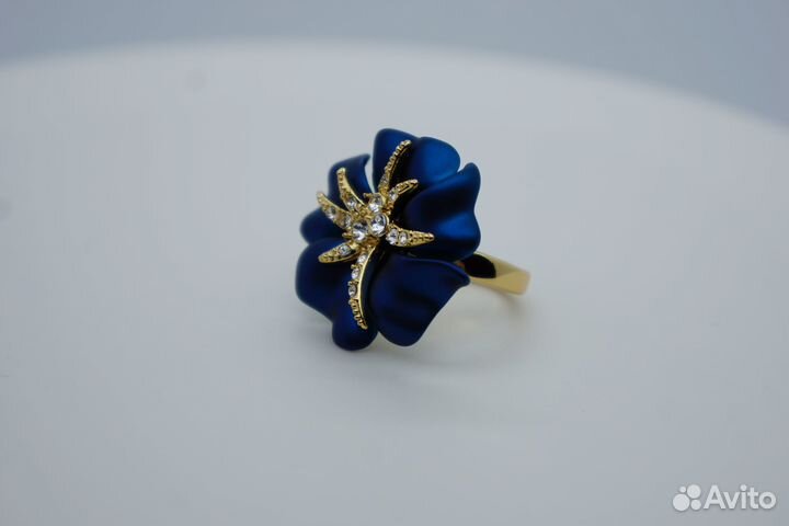 Красивое кольцо. Качественная бижутерия