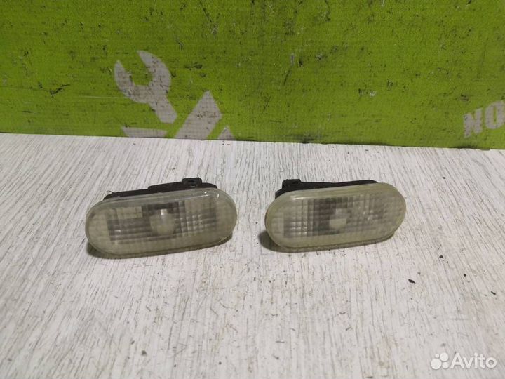 Повторитель на крыло белый Чери Амулет 2006+