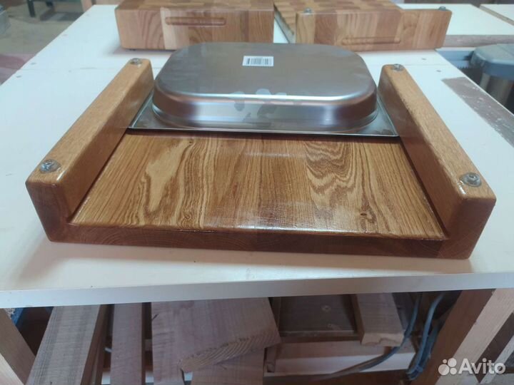 Разделочная доска из дуба с гастроёмкостью