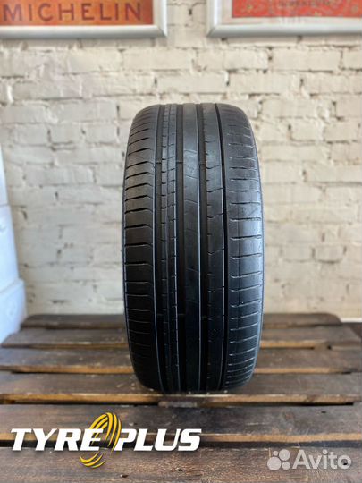 Pirelli P Zero PZ4 275/35 R22 104Y