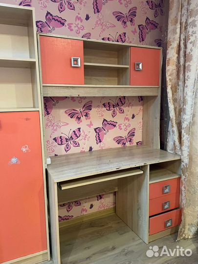 Детскй школьный уголок, в отличном состоянии