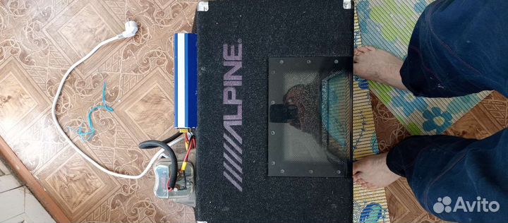 Автомобильный сабвуфер