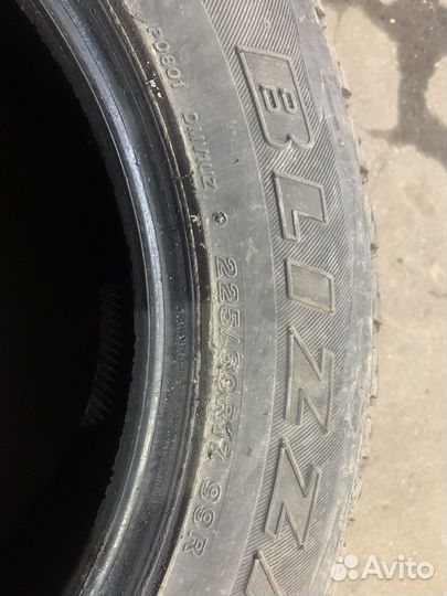 Bridgestone Blizzak DM-V1 225/65 R17