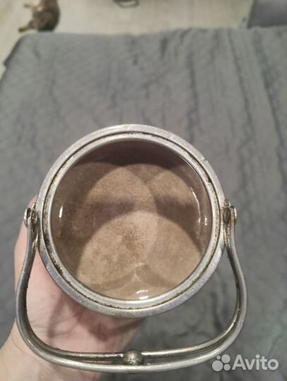 Старенькая сахарница